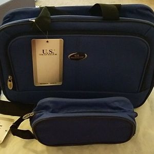 US TRAVELER OVERNIGHT BAG AND TOILETRIES BAG